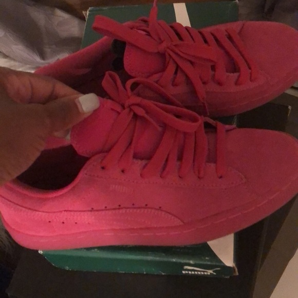 Shoes - Kids size 6 Puma Suedes (Pink)